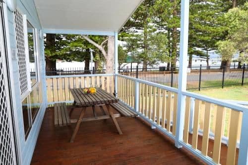 Deluxe Two-Bedroom Cabin - 6 Berth