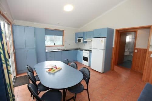 Deluxe Two-Bedroom Cabin - 6 Berth