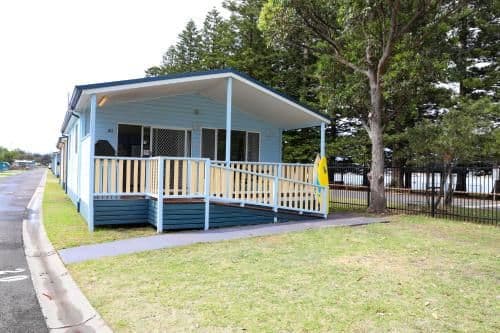 Deluxe Two-Bedroom Cabin - 6 Berth