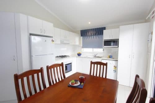 Deluxe Three-Bedroom Cabin - 6 Berth