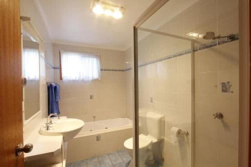 Family Two-Bedroom Cabin - 6 Berth
