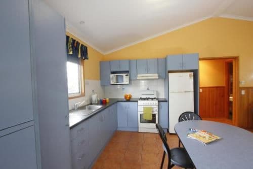 Deluxe Two-Bedroom Cabin - 6 Berth