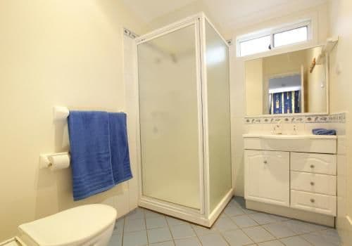 Family Two-Bedroom Cabin - 6 Berth