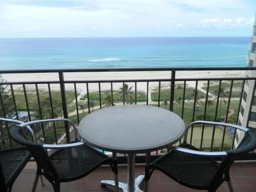 Deluxe Two-Bedroom Apartment with Ocean View