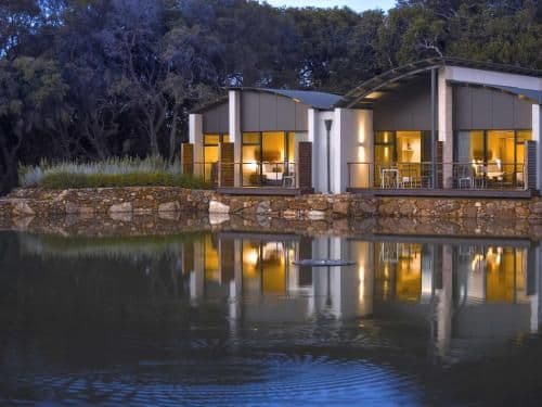 Studio Lake View King Bed