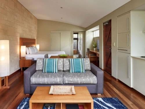 Studio Lake View King Bed