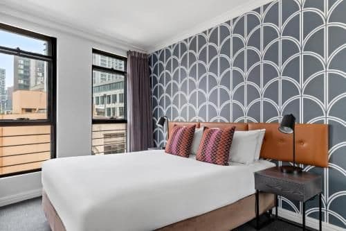 Open-Plan Suite
