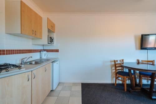 Queen Suite with Spa Bath