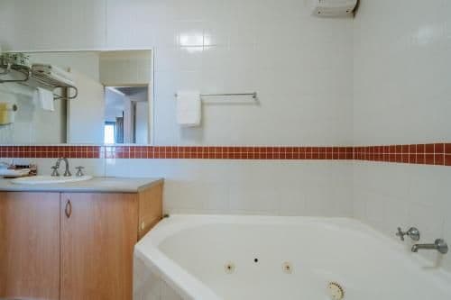 Suite with Spa Bath