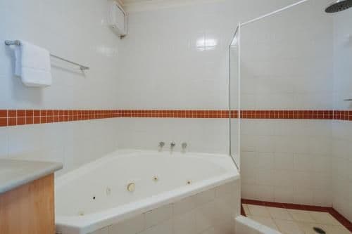 Suite with Spa Bath