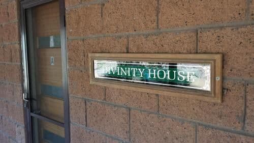 Three-Bedroom Apartment - with kitchen stove