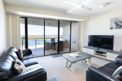 Three-Bedroom Apartment with Premium Ocean View