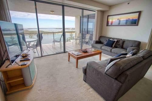Three-Bedroom Apartment with Premium Ocean View