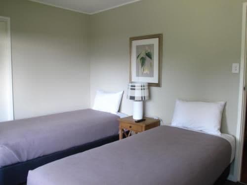 Three-Bedroom Guesthouse with Access to Separate Kitchen and Lounge