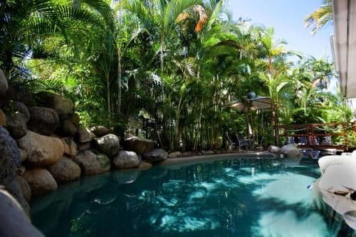 Apartment with Pool View