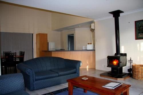 Two-Bedroom Villa with Spa Bath and Fireplace