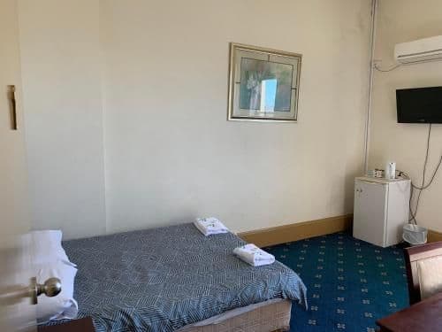 Budget Double Room with Shared Bathroom