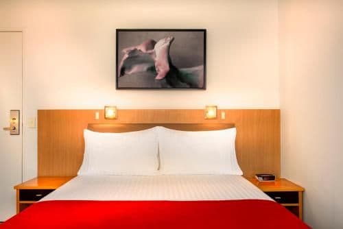 Deluxe Queen Room