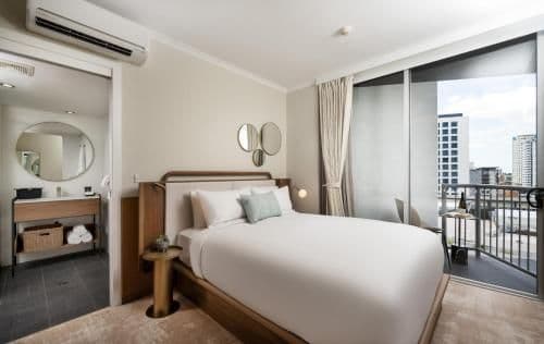 Deluxe Hotel Room