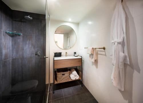 Deluxe Hotel Room