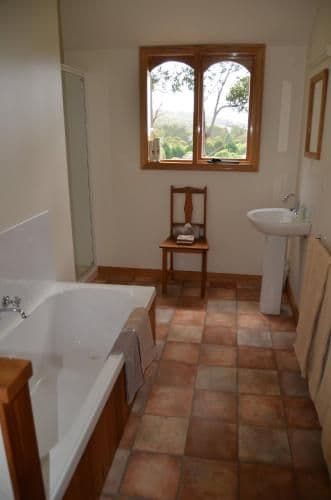 Two-Bedroom Cottage - The Wine Loft