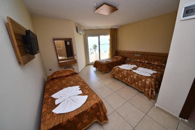 FAMILY ROOM STANDARD