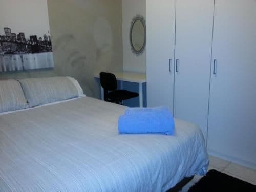 Two-Bedroom Apartment with Two Queen Beds