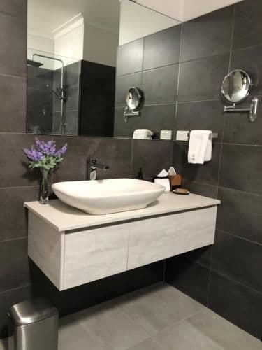 Deluxe King Suite