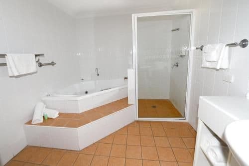 Suite with Spa Bath