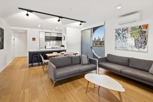 Deluxe Two-Bedroom Apartment with City View