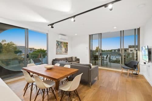 Deluxe Two-Bedroom Apartment with City View