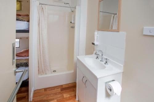 Budget family Cabin (6 Adults)