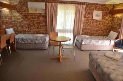 Deluxe Family Room