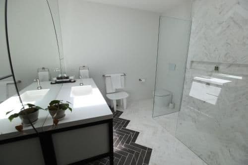 Three-Bedroom Penthouse Apartment