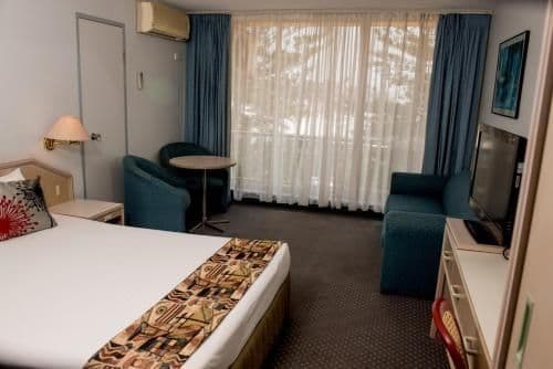 Queen Room with Harbour and City View