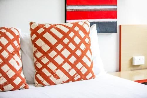 Studio King with Ensuite Bathroom and Free Welcome Drink For Two Guests