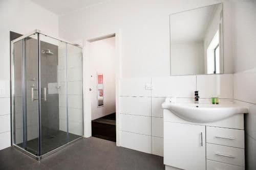 Studio King with Ensuite Bathroom and Free Welcome Drink For Two Guests