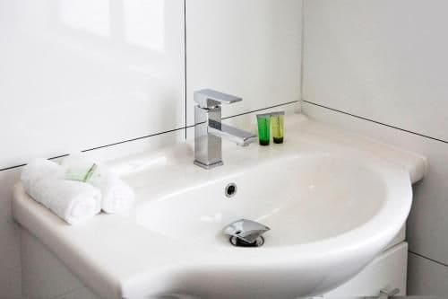 Studio King with Ensuite Bathroom and Free Welcome Drink For Two Guests