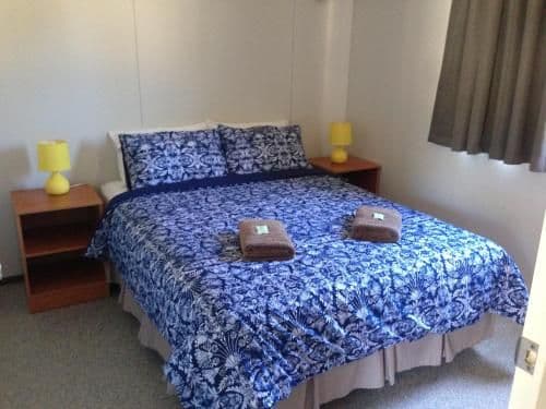 Two-Bedroom Chalet with Shared Bathroom