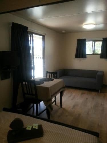 One-Bedroom Chalet with Shared Bathroom