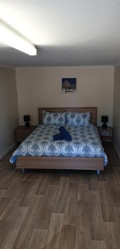 Two-Bedroom Chalet with Shared Bathroom