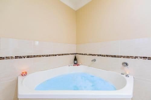 Executive King Spa Suite