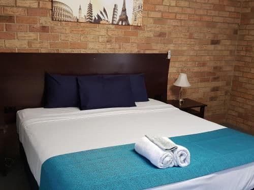 Deluxe King Suite