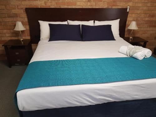 Deluxe King Suite