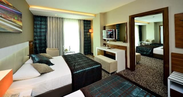 FAMILY ROOM TWO BEDROOMS ONE BATHROOM