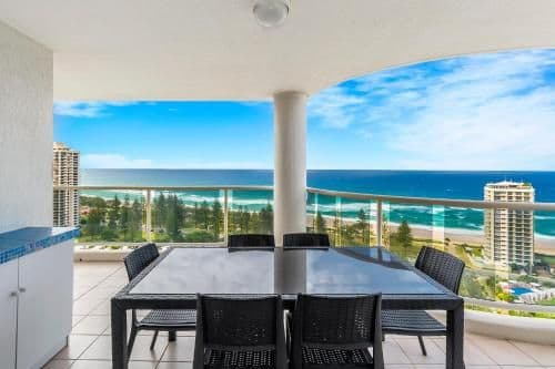 Superior Three-Bedroom Apartment with Ocean View