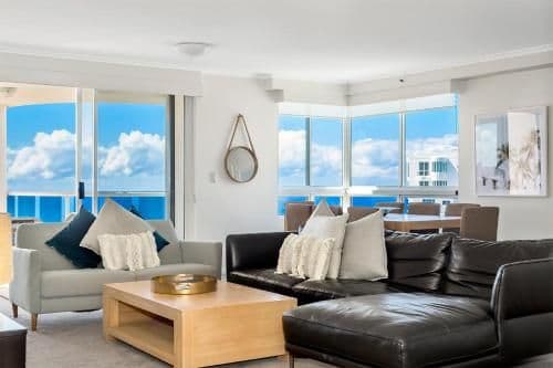 Superior Three-Bedroom Apartment with Ocean View