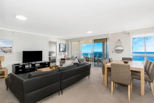 Superior Three-Bedroom Apartment with Ocean View