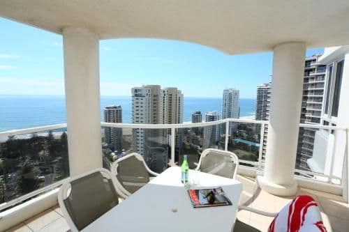 Superior Three-Bedroom Apartment with Ocean View