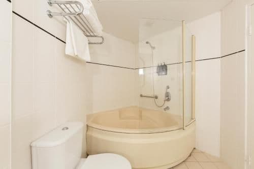 King Spa Suite